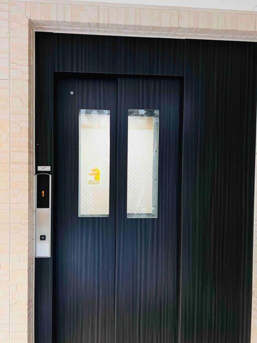 全新上线花跡民宿4号館301，关西机场直达萩之茶屋出站1分钟！难波，心斋桥4分钟车程！ Appartamento